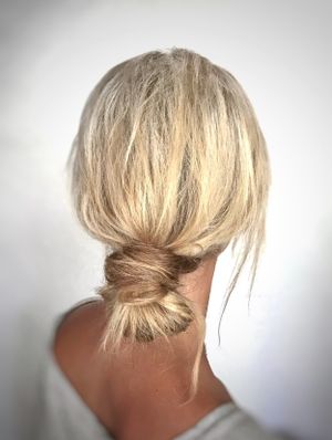 #hairknot #messybuns #bridalhair #hairinspo