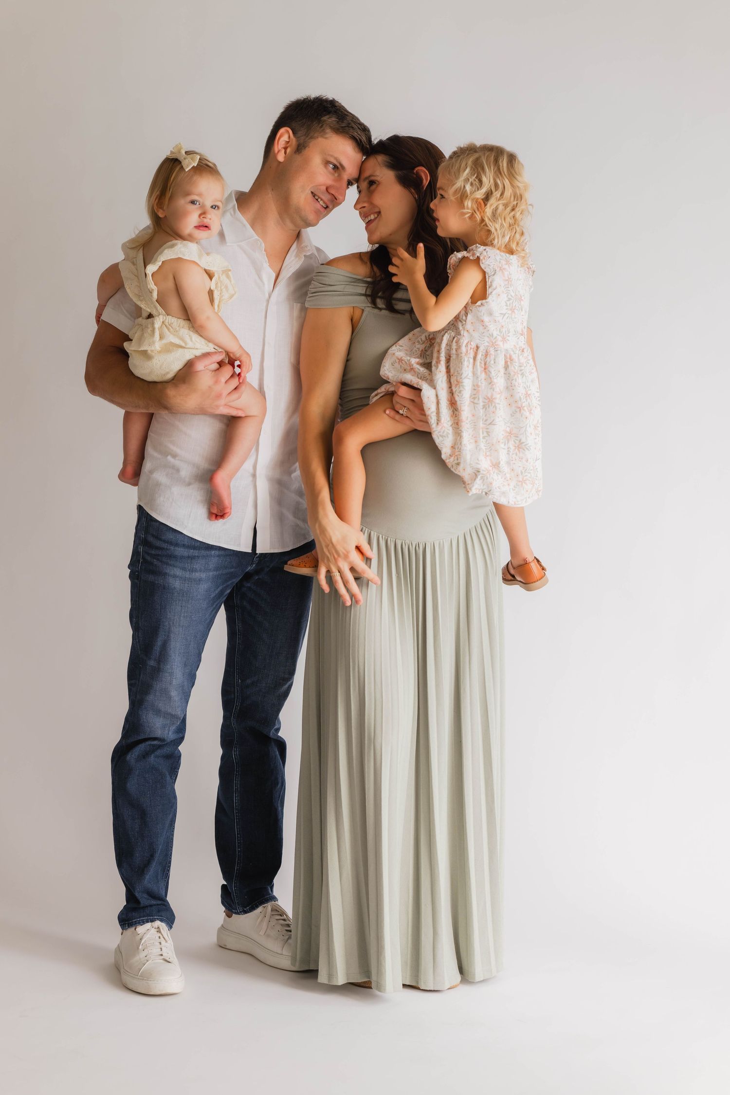 Maternity session in zionsville Indiana studio