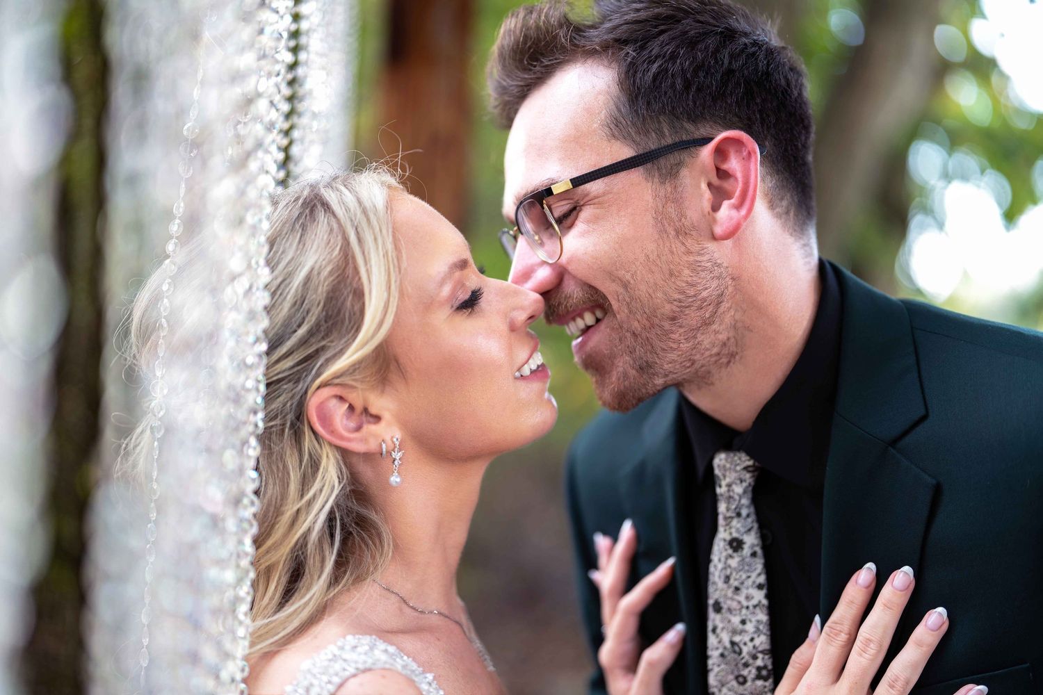 elegant Columbus Ohio couple in wedding day