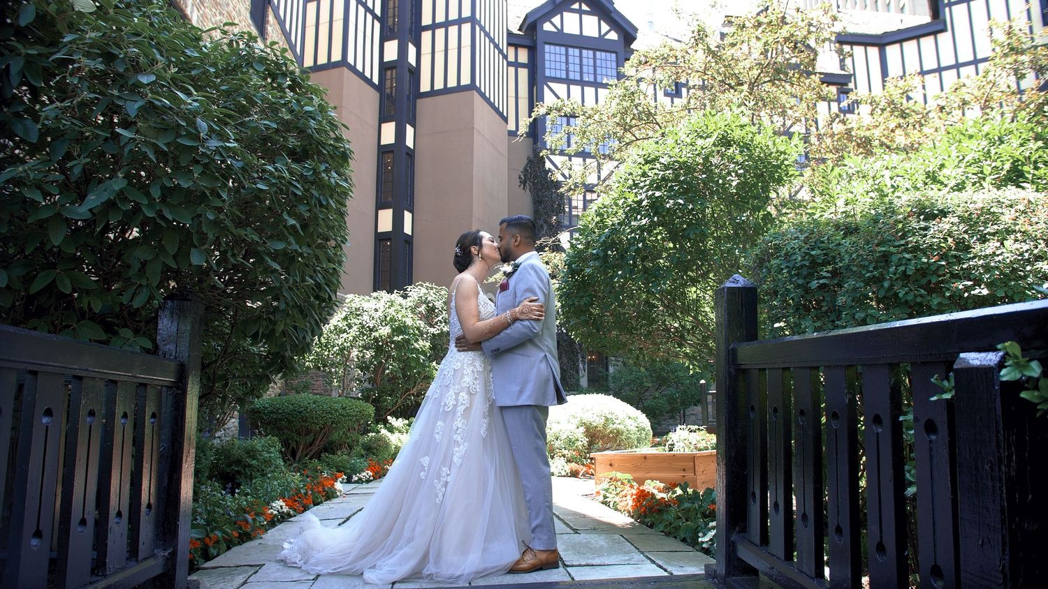 Toronto Wedding Photographer at Old Mill Toronto