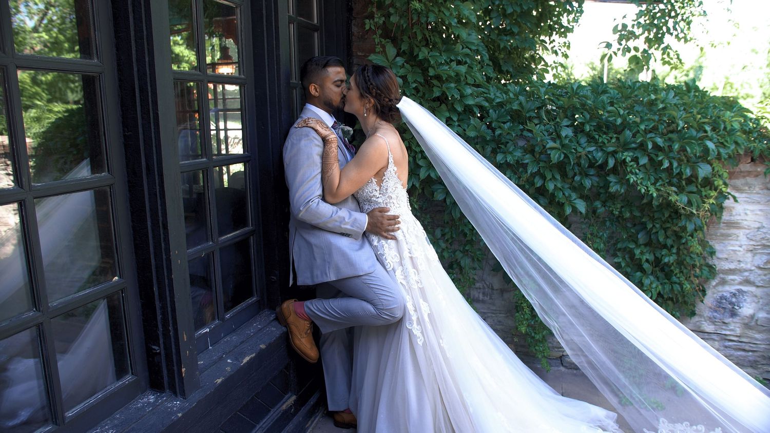 Toronto Wedding Photographer at Old Mill Toronto