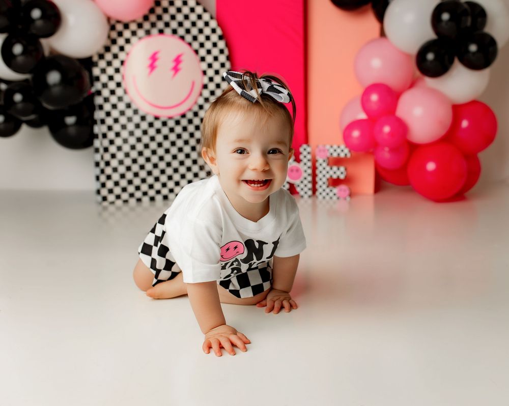 Cake Smash Photography | Southern Ohio | First Birthday Photoshoot | Milestone Photos | Bailey's Photography