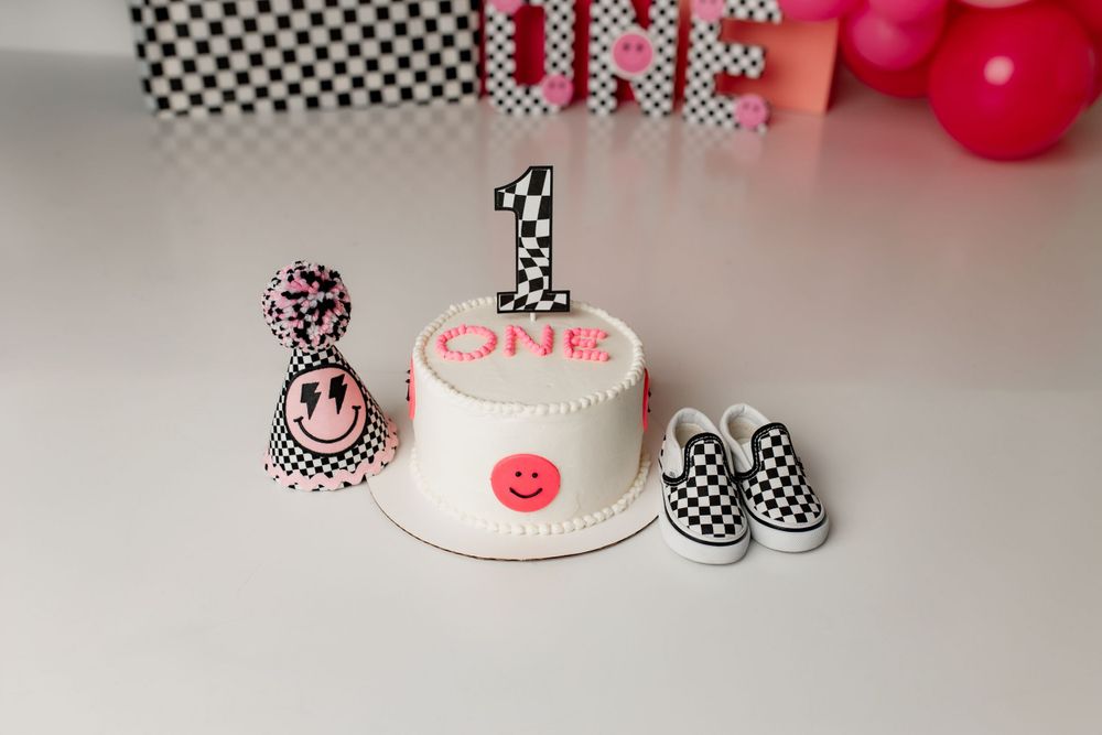 Cake Smash Photography | Southern Ohio | First Birthday Photoshoot | Milestone Photos | Bailey's Photography