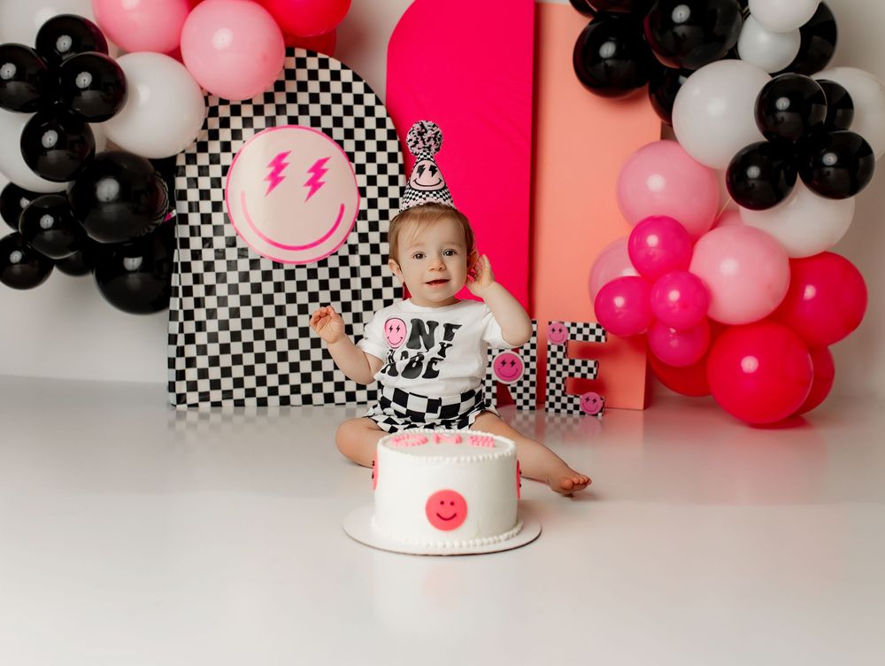 Cake Smash Photography | Southern Ohio | First Birthday Photoshoot | Milestone Photos | Bailey's Photography