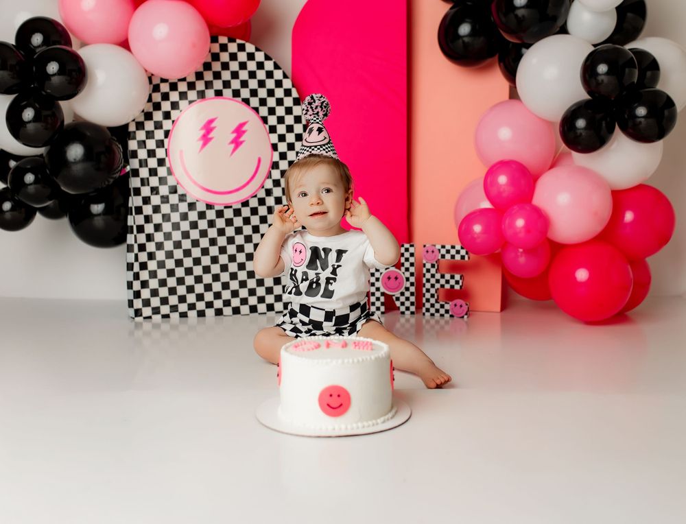 Cake Smash Photography | Southern Ohio | First Birthday Photoshoot | Milestone Photos | Bailey's Photography