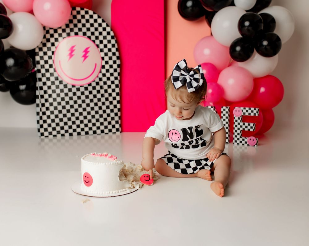 Cake Smash Photography | Southern Ohio | First Birthday Photoshoot | Milestone Photos | Bailey's Photography