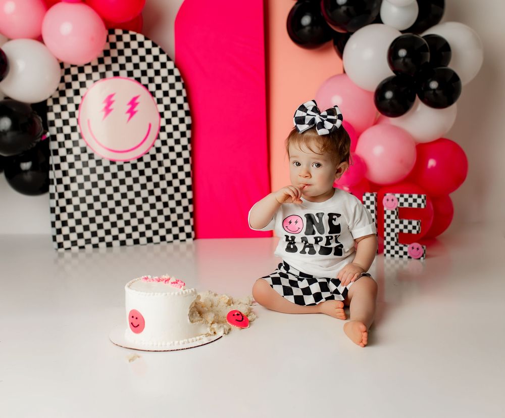Cake Smash Photography | Southern Ohio | First Birthday Photoshoot | Milestone Photos | Bailey's Photography