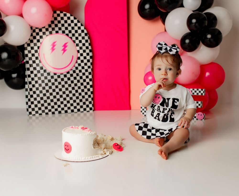 Cake Smash Photography | Southern Ohio | First Birthday Photoshoot | Milestone Photos | Bailey's Photography