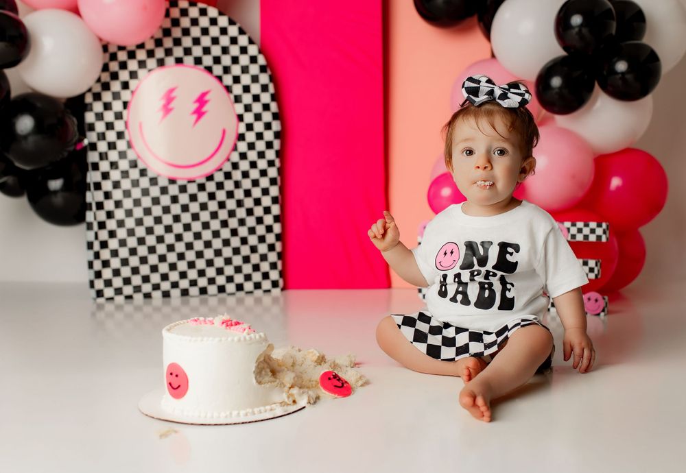Cake Smash Photography | Southern Ohio | First Birthday Photoshoot | Milestone Photos | Bailey's Photography