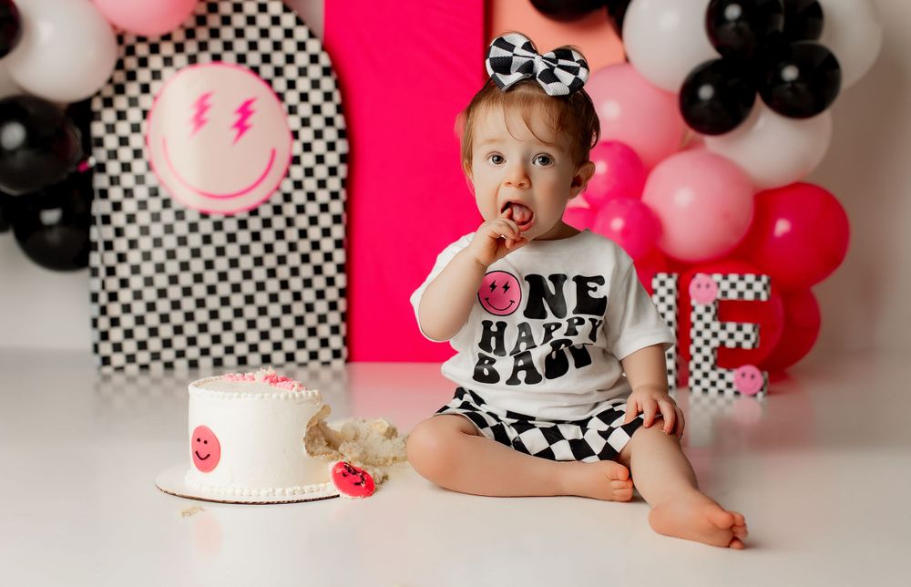 Cake Smash Photography | Southern Ohio | First Birthday Photoshoot | Milestone Photos | Bailey's Photography