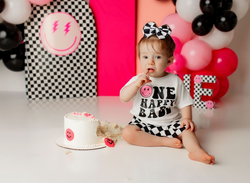 Cake Smash Photography | Southern Ohio | First Birthday Photoshoot | Milestone Photos | Bailey's Photography