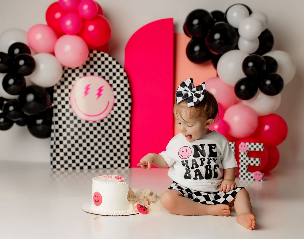 Cake Smash Photography | Southern Ohio | First Birthday Photoshoot | Milestone Photos | Bailey's Photography