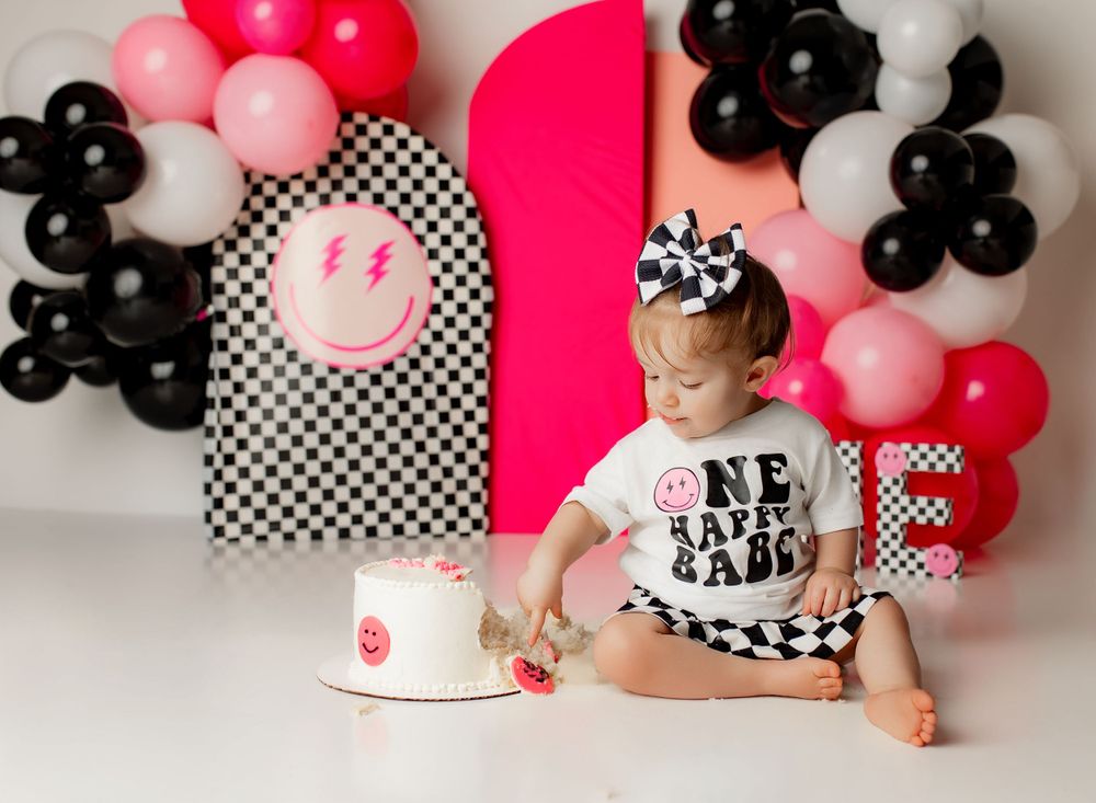 Cake Smash Photography | Southern Ohio | First Birthday Photoshoot | Milestone Photos | Bailey's Photography