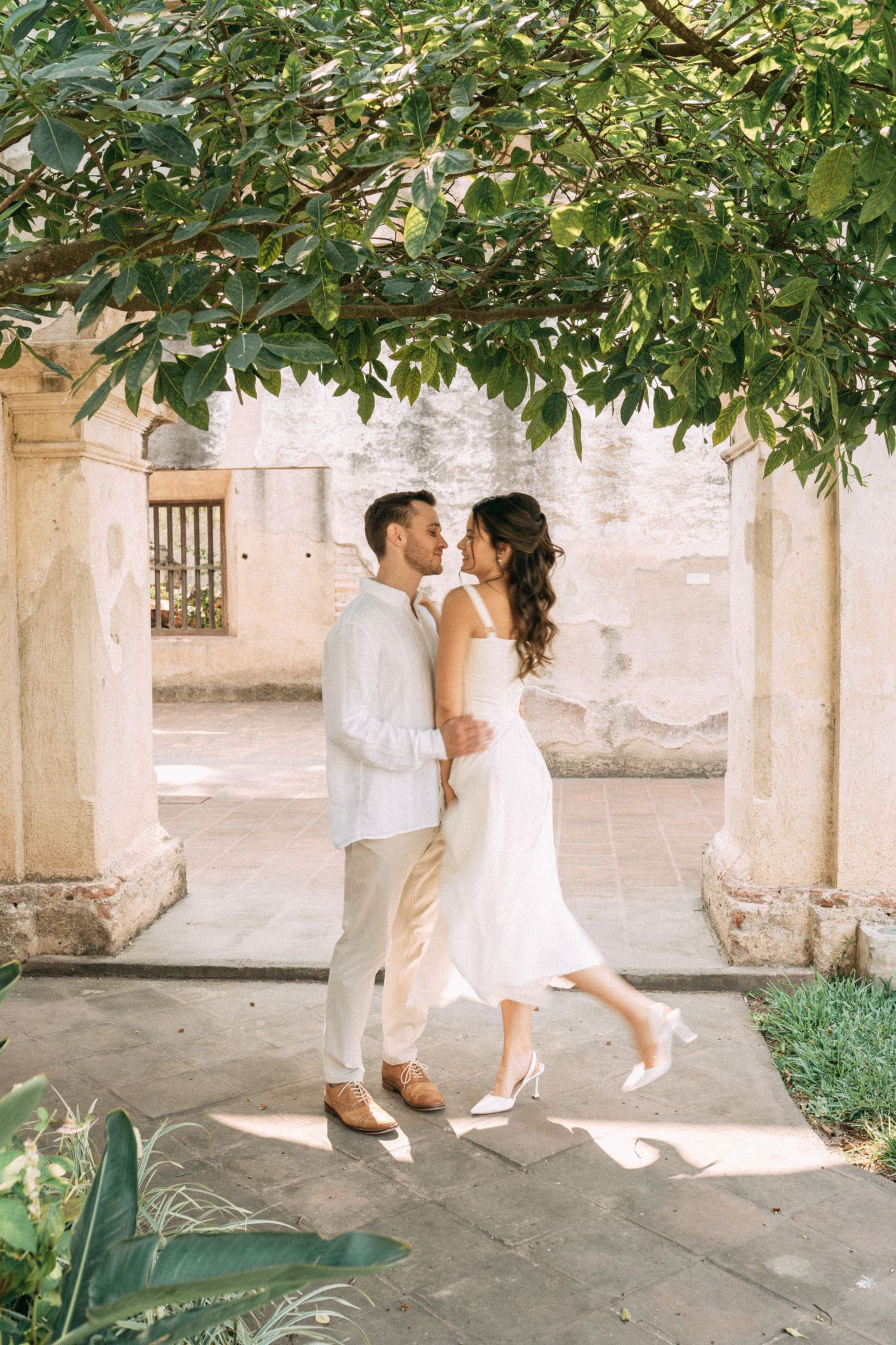 Luxury editorial destination wedding photographer in Antigua Guatemala