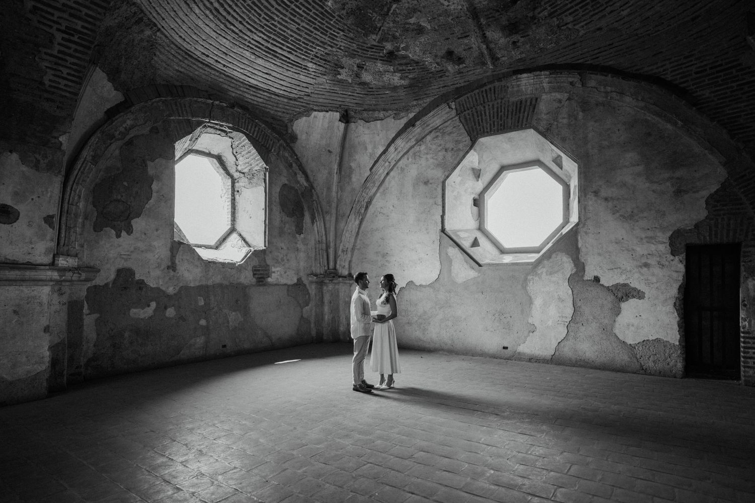 Luxury editorial destination wedding photographer in Antigua Guatemala