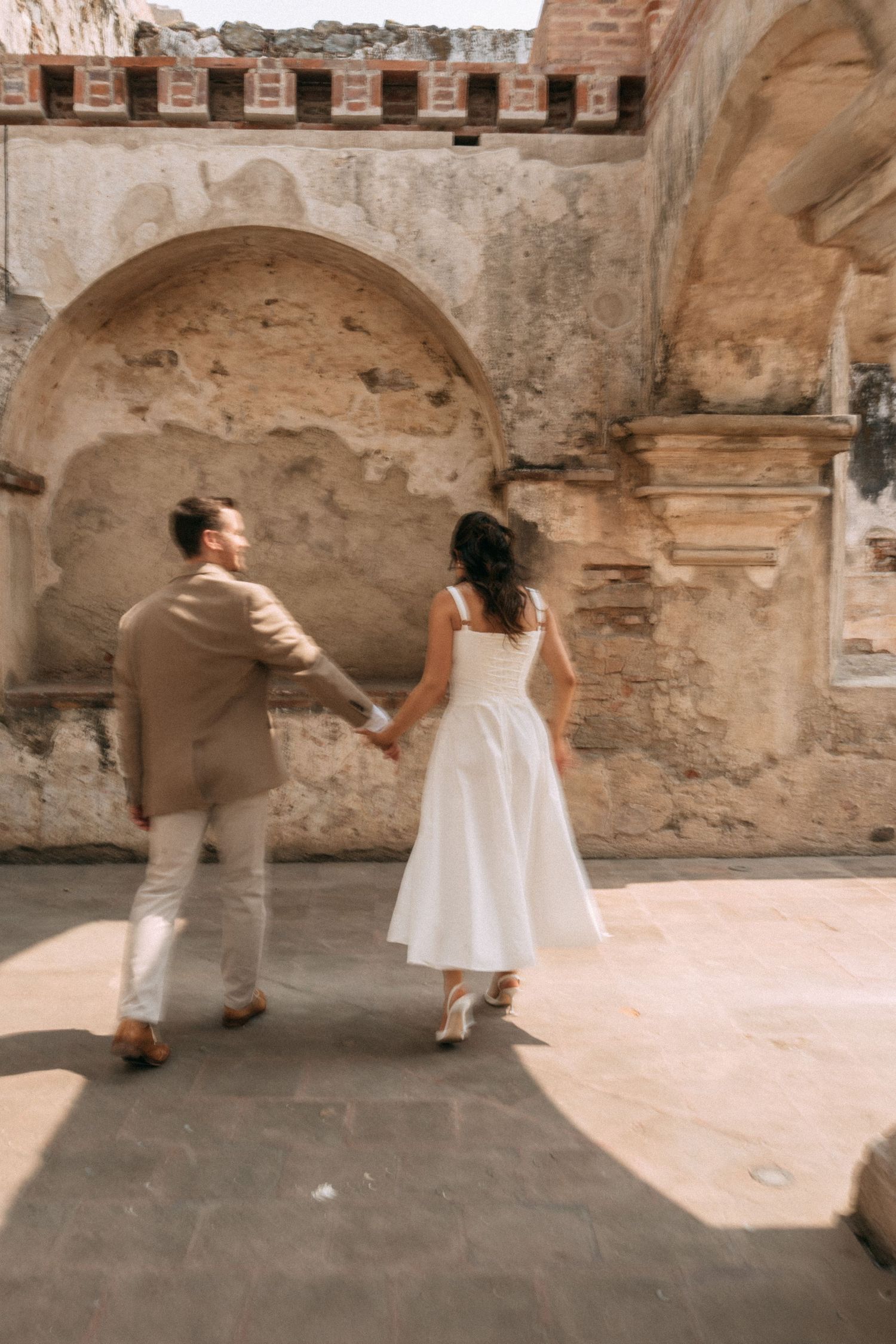 Luxury editorial destination wedding photographer in Antigua Guatemala