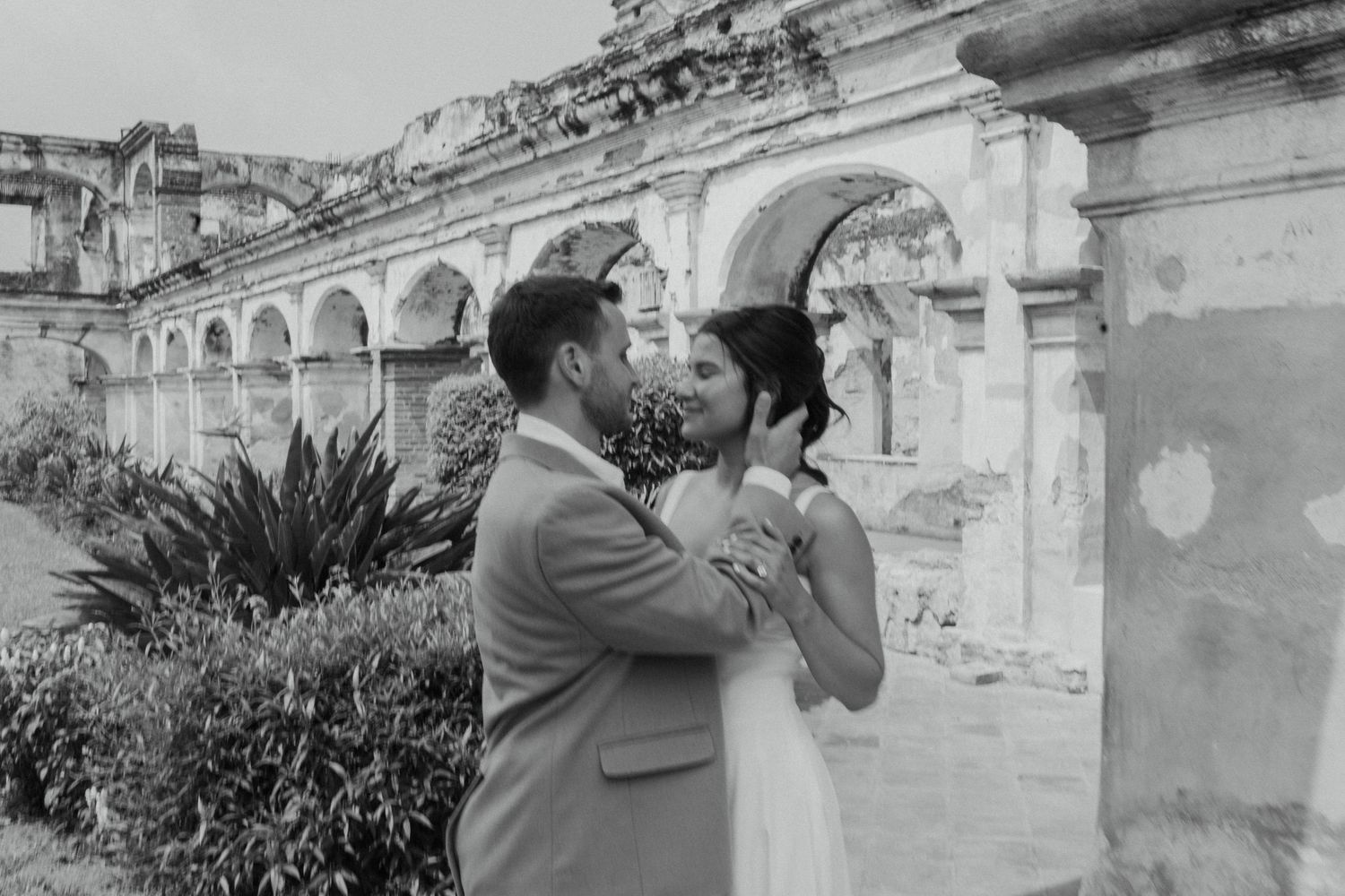 Luxury editorial destination wedding photographer in Antigua Guatemala