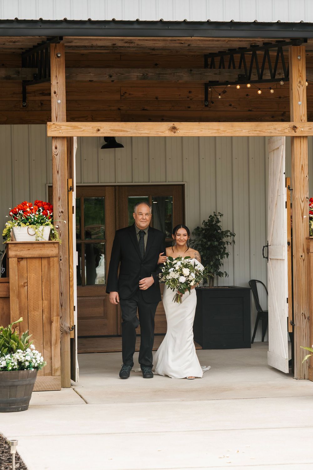 Jacksonville Wedding Photographer. Wilmington Wedding Photographer. Emerald Isle Photographer. Timberlee Farms Venue Photography. NC Wedding