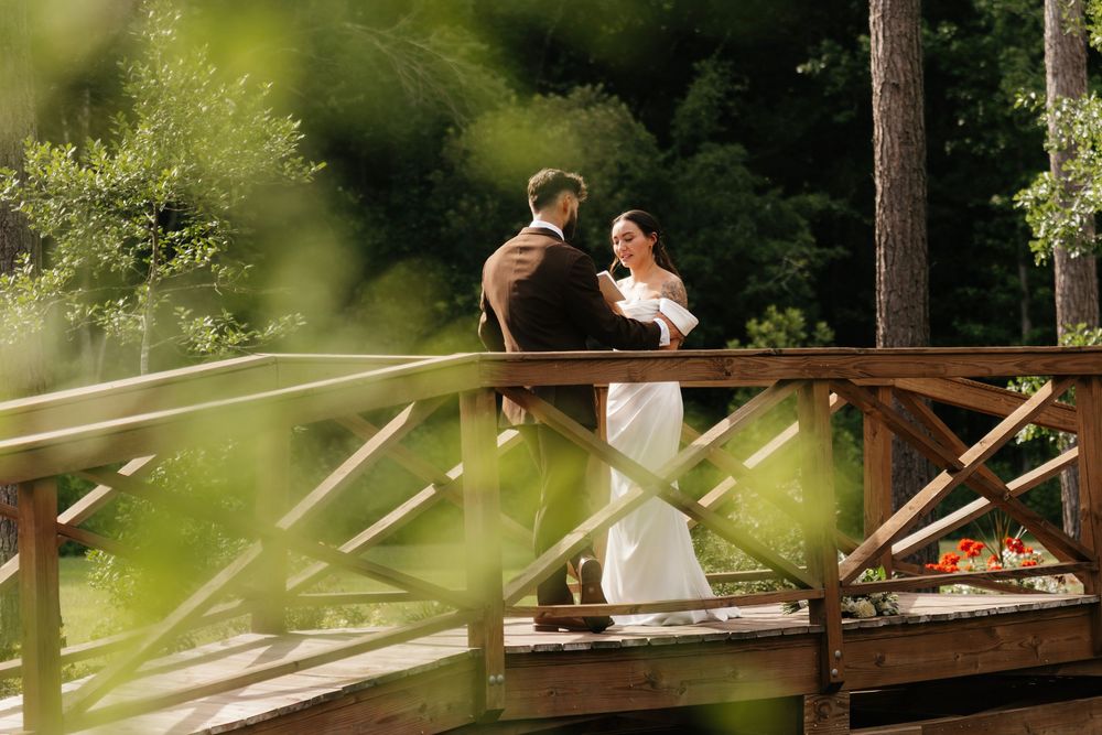 Jacksonville Wedding Photographer. Wilmington Wedding Photographer. Emerald Isle Photographer. Timberlee Farms Venue Photography. NC Wedding