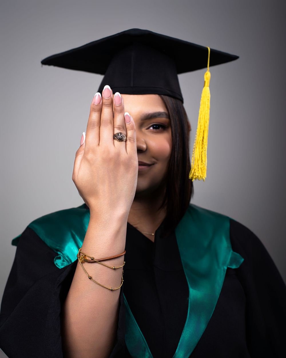Utesa sesión de fotos en estudio graduación