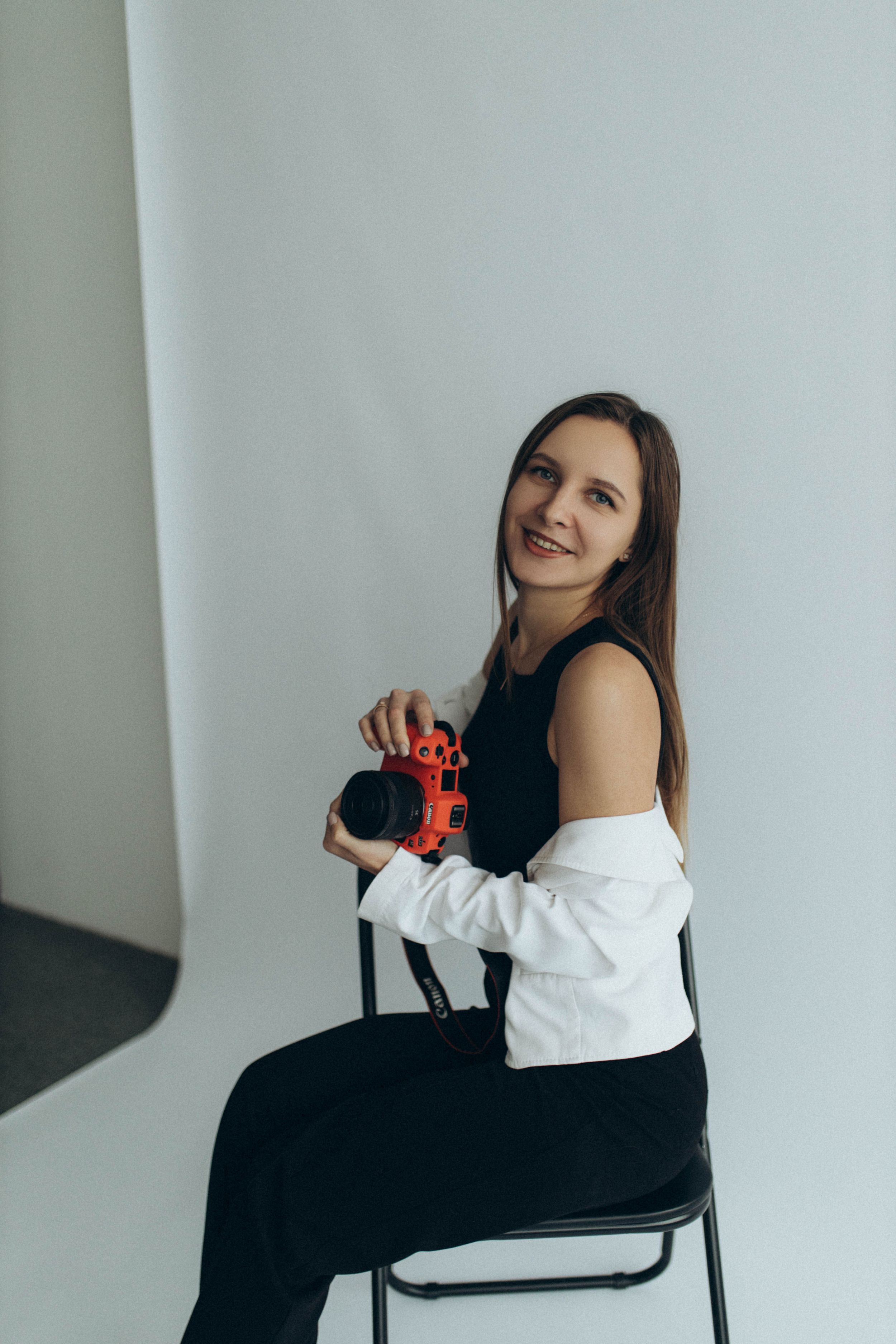 Індивідуальна фотосесія у Харкові. Розкрий свою унікальність через стильні та емоційні кадри. Підкреслю твою природну красу.
