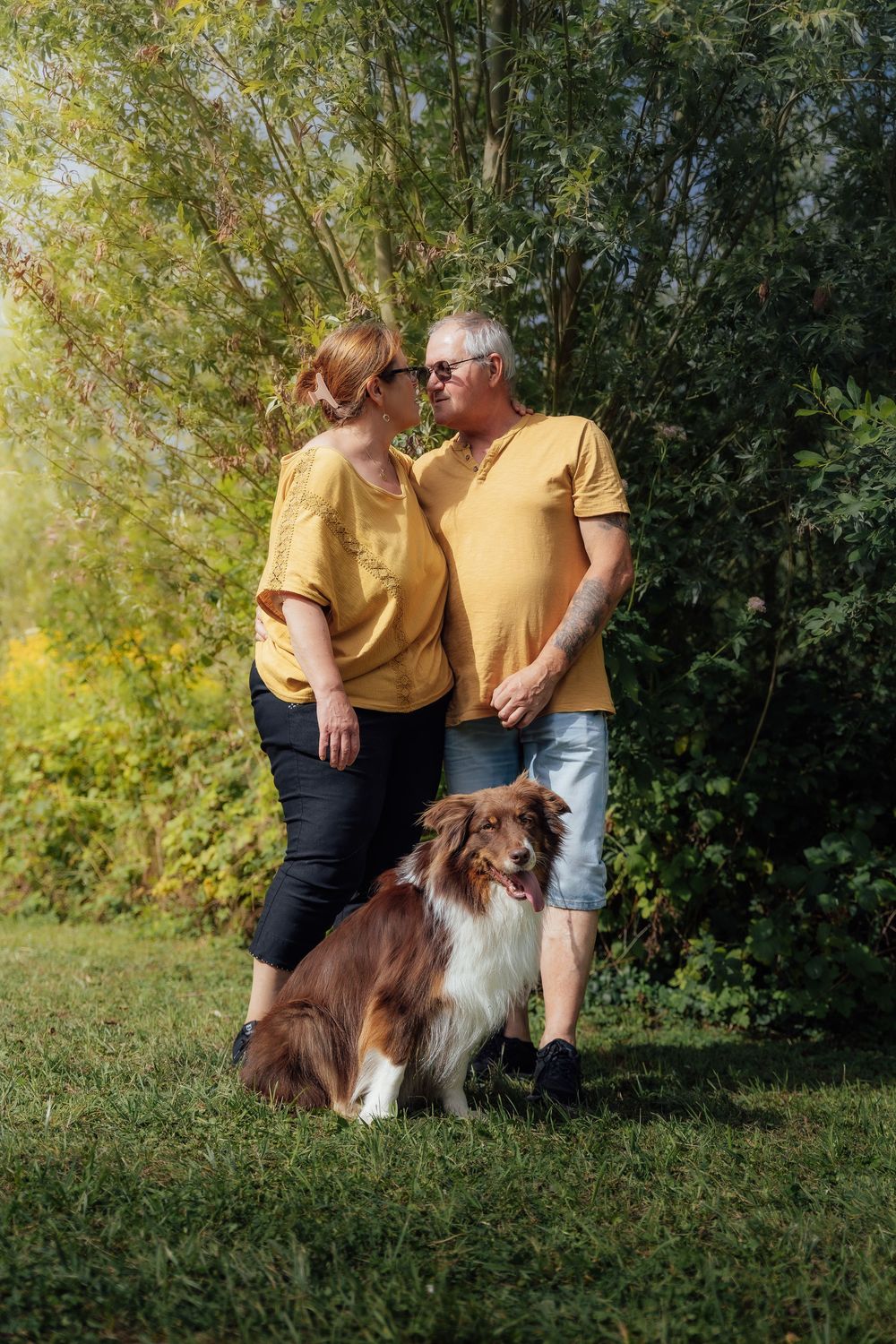Portrait de Bella et ses maîtres, séance photo qui leur a été offerte pour noël. Un joli moment sous le soleil du nord