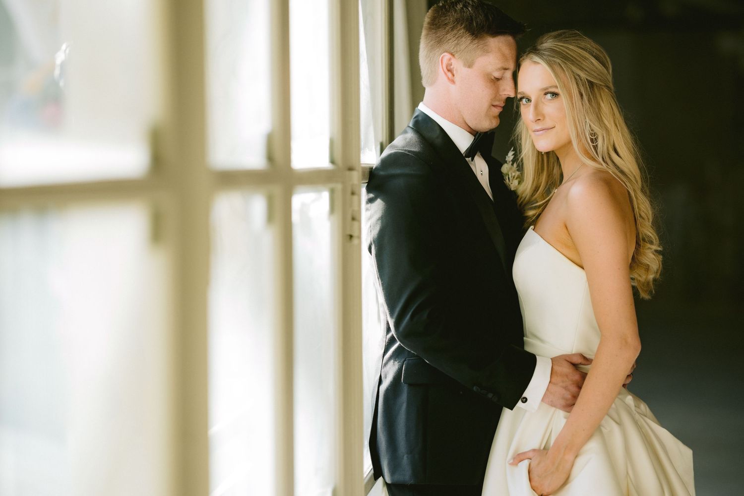 Romantic Wedding Bride & Groom Portrait | Dayton Wedding Photographer | Dayton Arcade