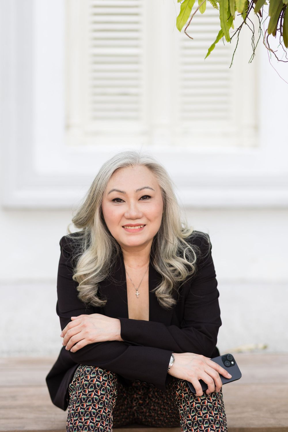 Singapore Personal branding photographer and headshots + events female mobile on location studio speaker consultant facilitator trainer