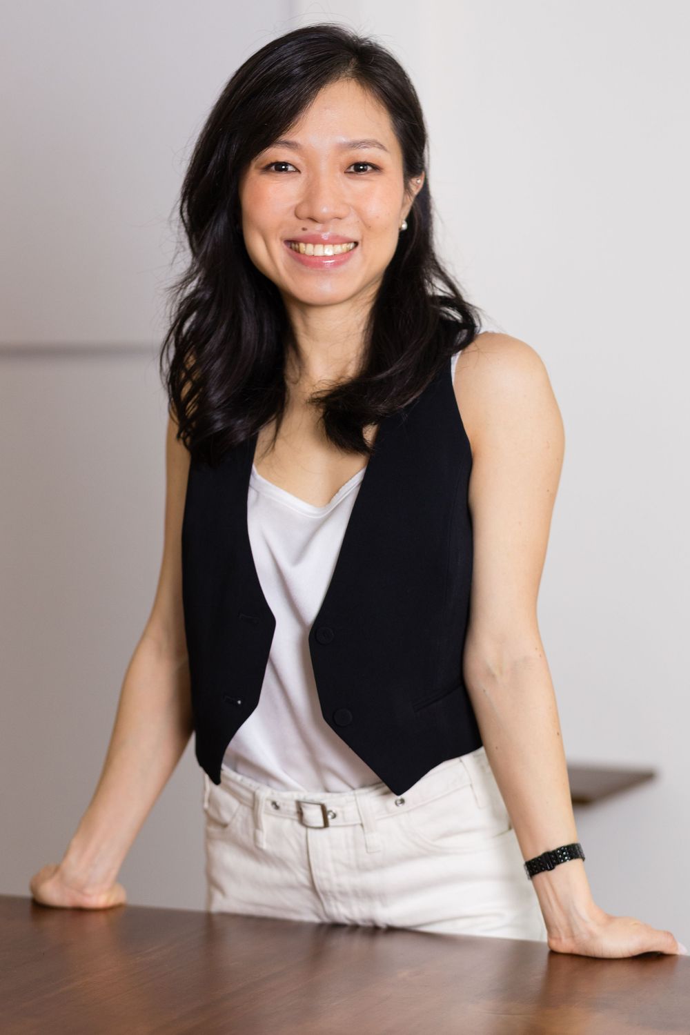 Singapore Personal branding photographer and headshots + events female mobile on location studio