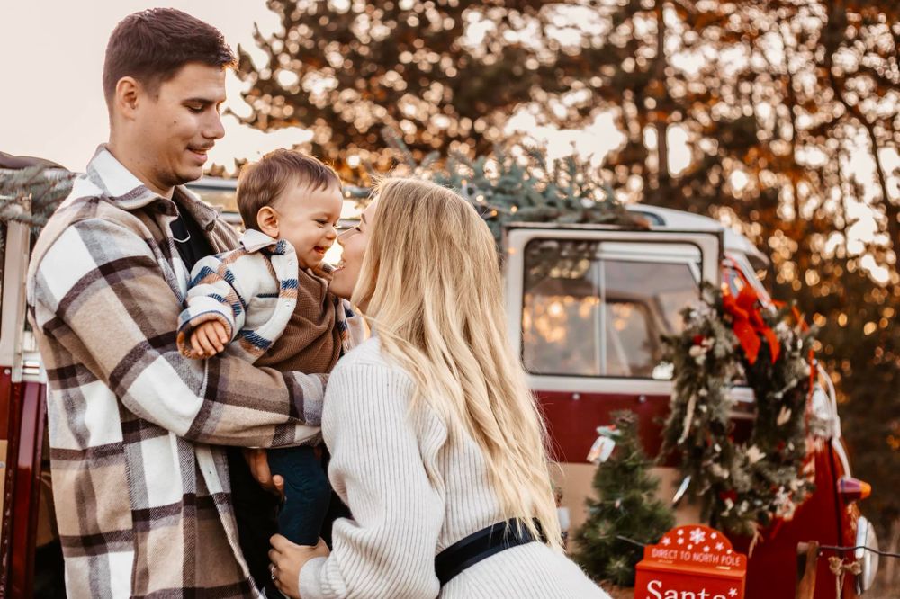 Vw buszos fotózás a naplementében - karácsonyi fotózás lifestyle stílusban 22