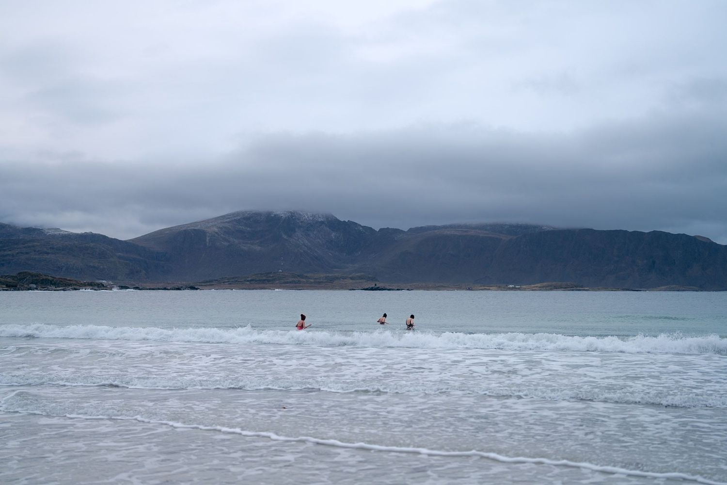 baignade plage lofoten