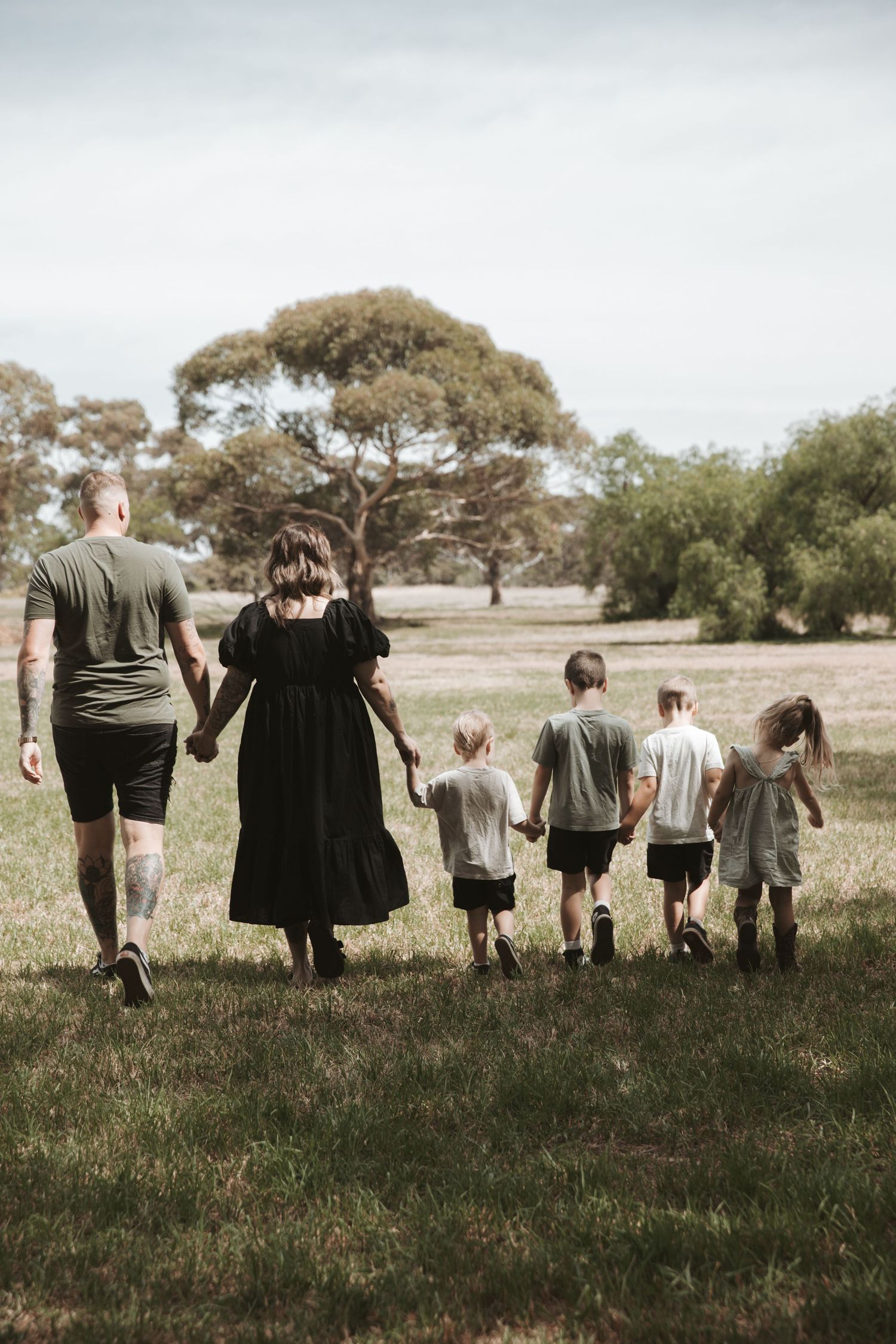Melbourne family photographer, natural family photos, candid family moments, outdoor family photoshoot, lifestyle family photography