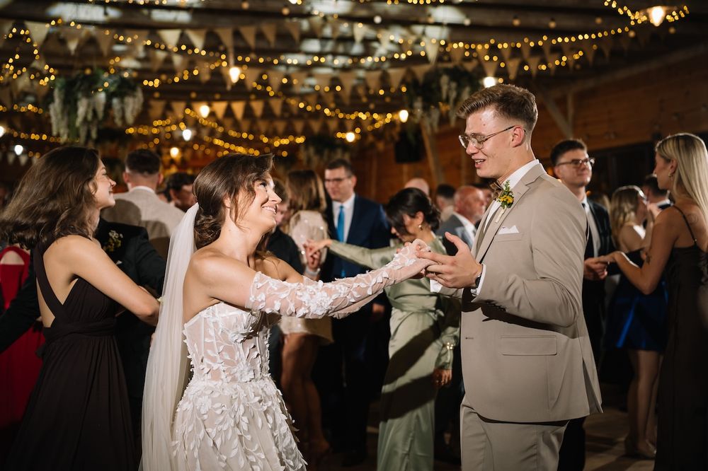 Pierwszy taniec pary młodej na weselu w Leśna Chata Jastrowie