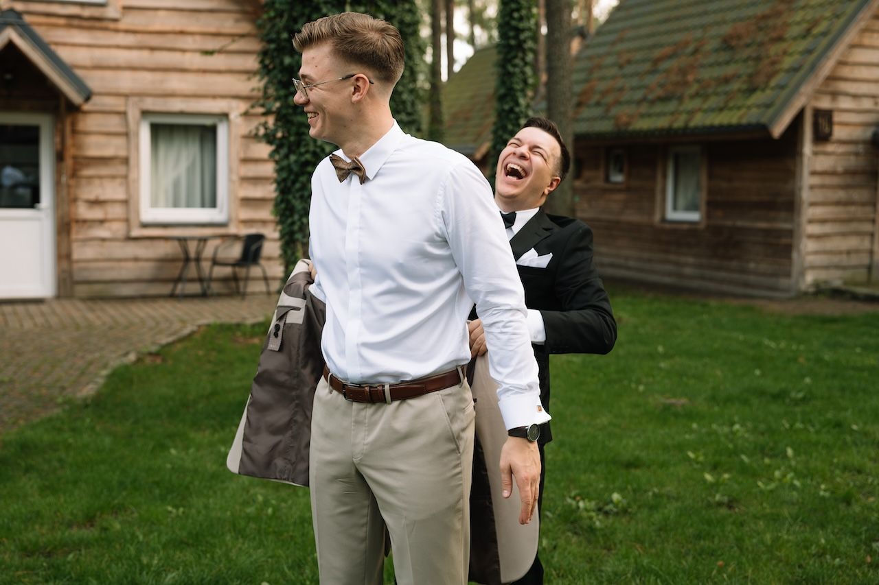Fotograf ślubny Poznań – przygotowania pana młodego