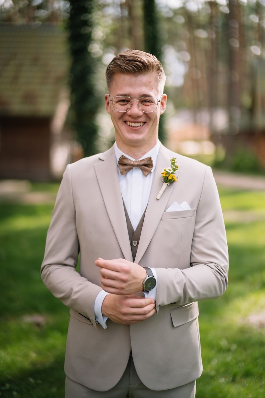 Fotograf ślubny Poznań – przygotowania pana młodego