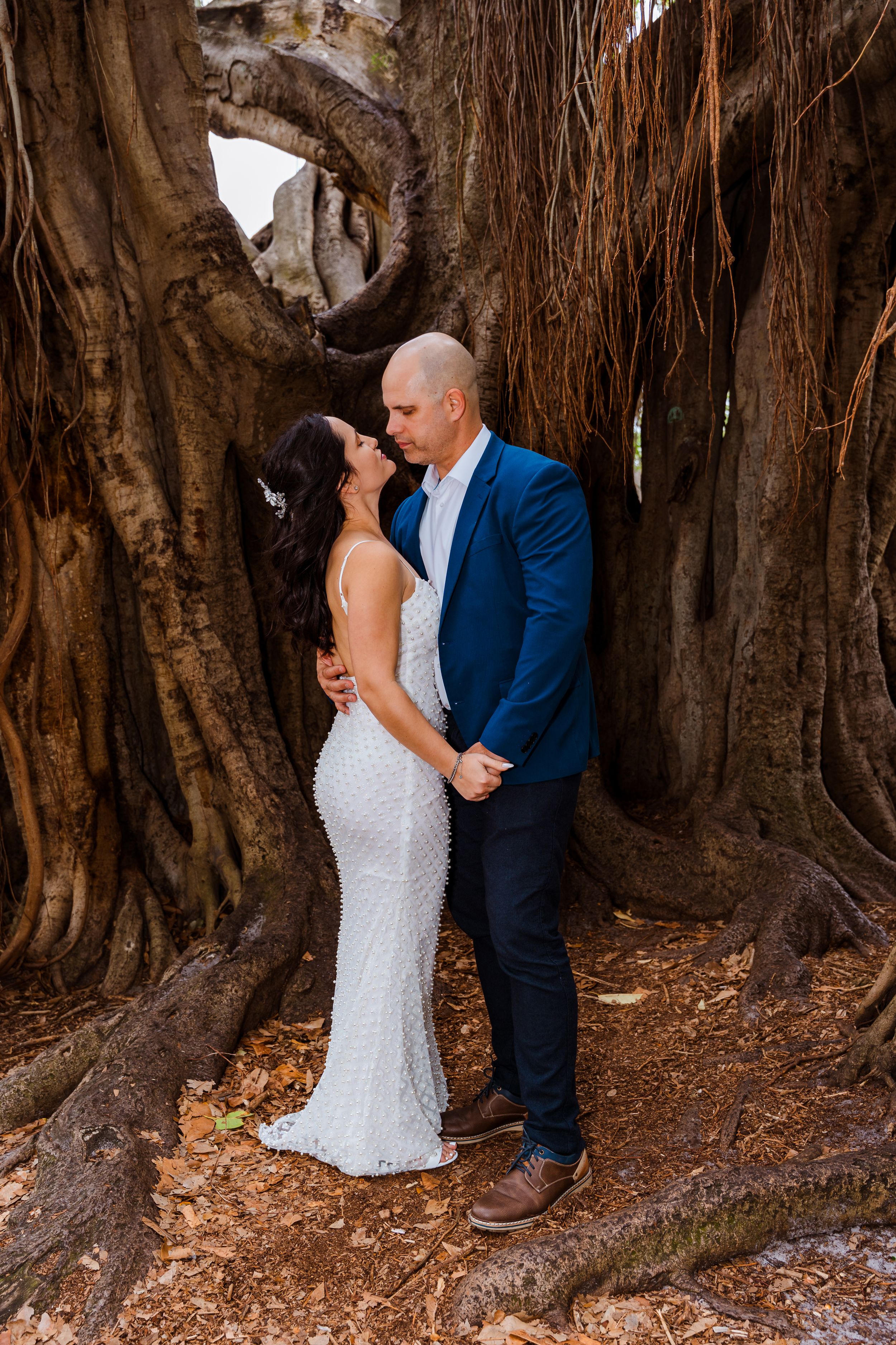 Downtown St Pete-Courthouse-Elopement photo session-BE Jazy Photography-St Pete Photographer-Elopement-Courthouse wedding-North Straub Park