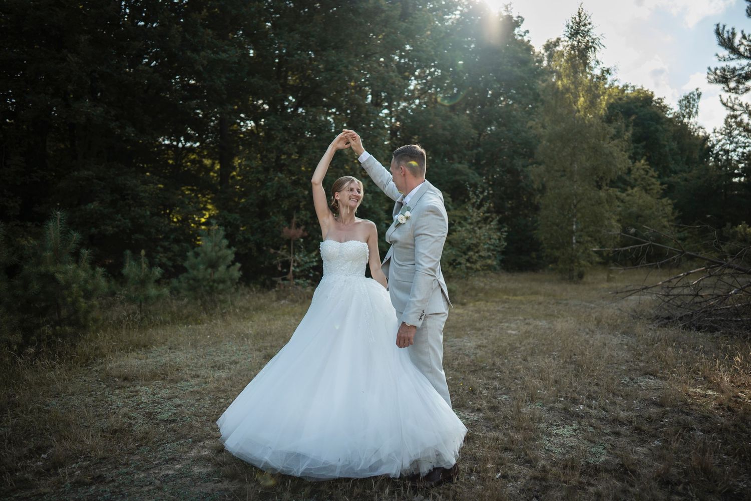 Hochzeitsfotograf Spandau Brautpaar Bilder am wald
