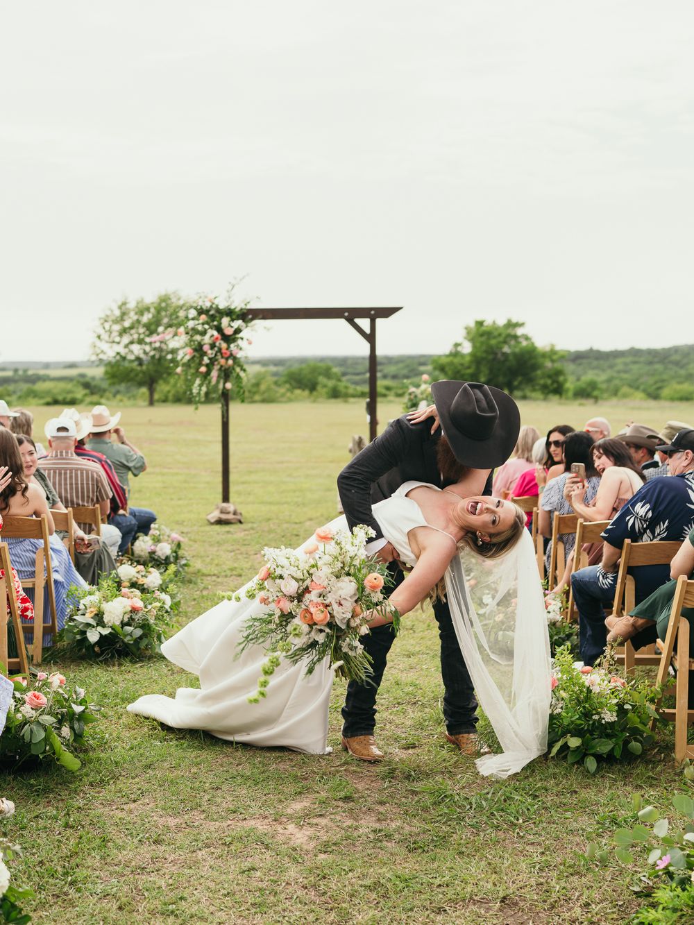 Liz Throne Photography
Wedding photographer
Wedding videographer
photo and video
Oklahoma photographer and videographer
Oklahoma weddings