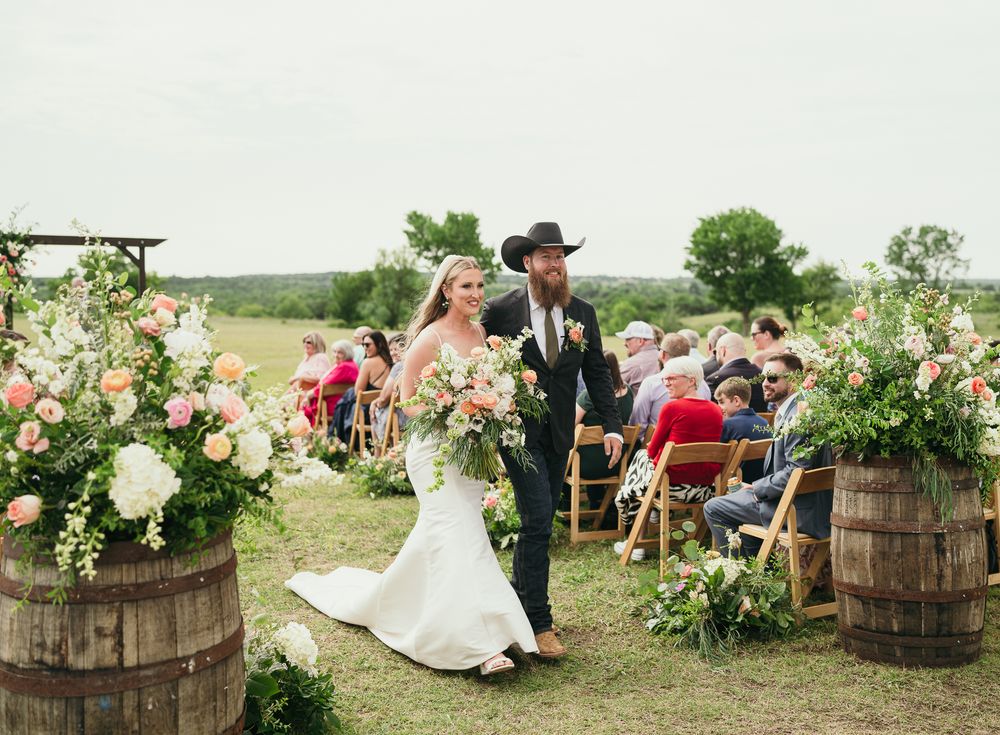 Liz Throne Photography
Wedding photographer
Wedding videographer
photo and video
Oklahoma photographer and videographer
Oklahoma weddings