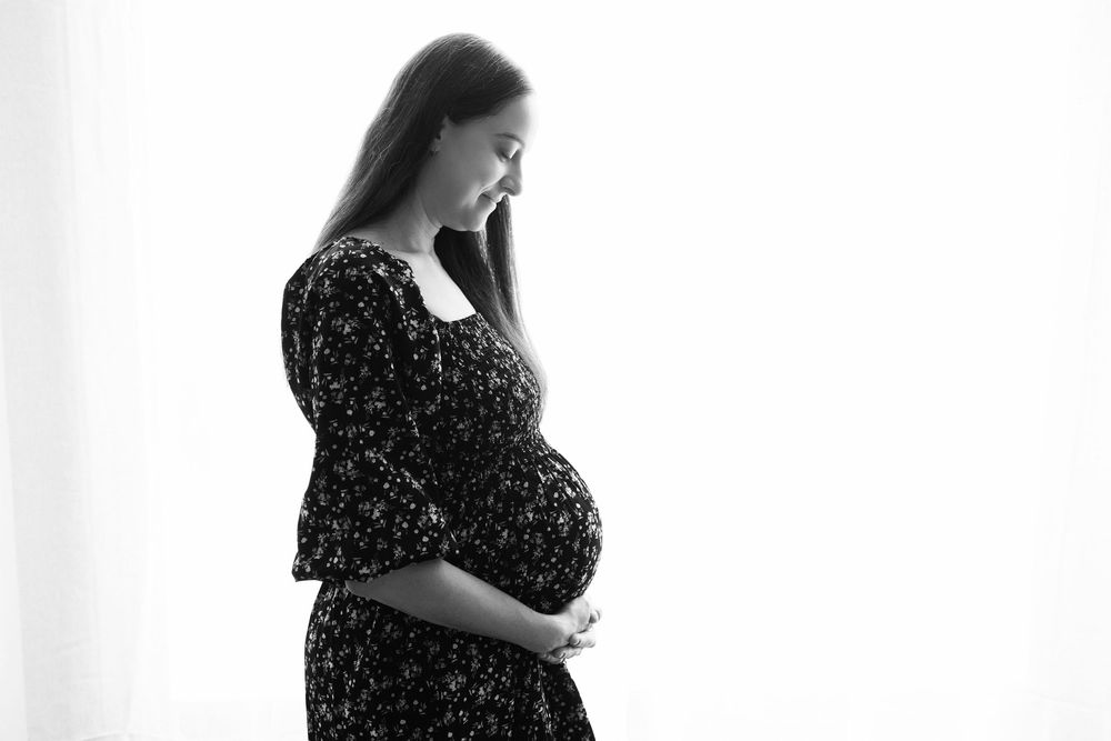 Kendall Kuss Photography, maternity photos in Watertown Wisconsin family photo studio