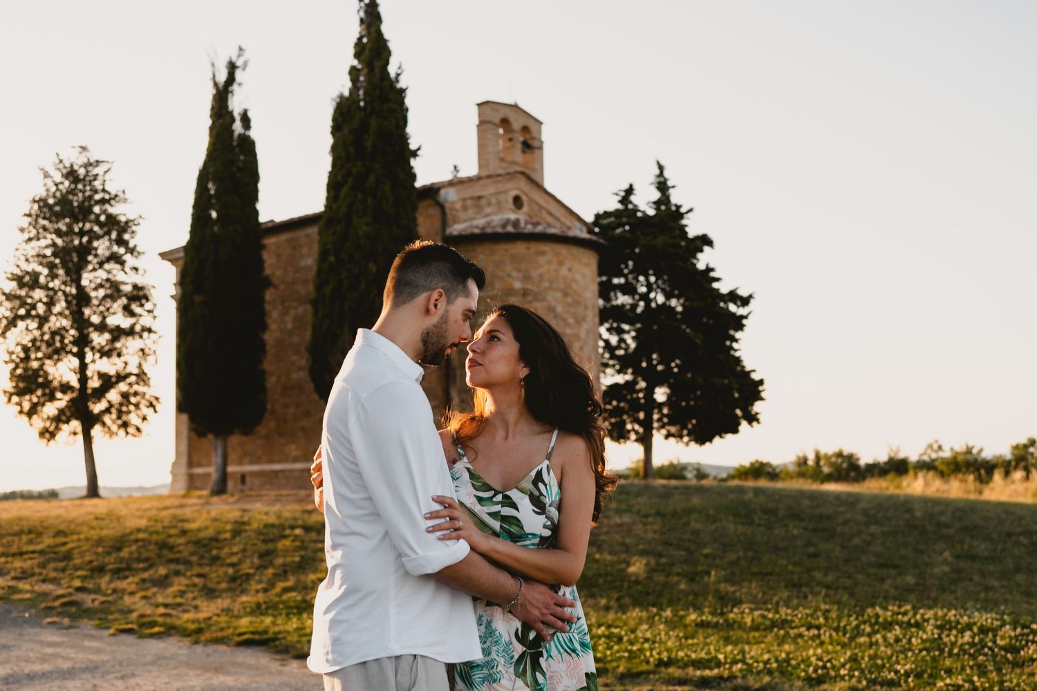 Elopement at Cappella della Madonna di Vitaleta , Val D'Orcia , Tuscany
