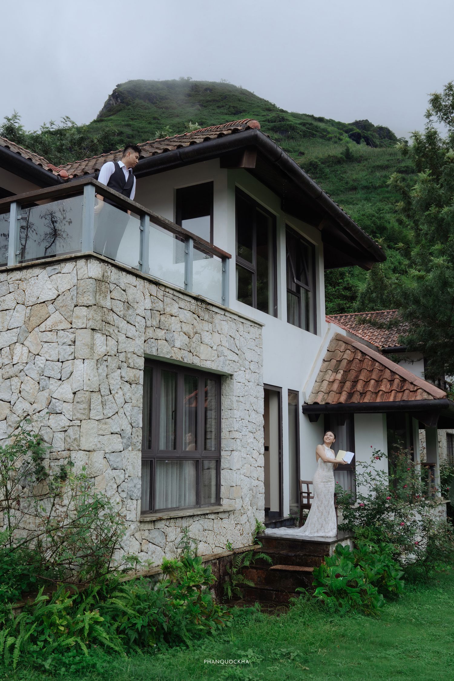 Sapa destination wedding photography featured on Travellive – intimate elopement captured by Kha Team