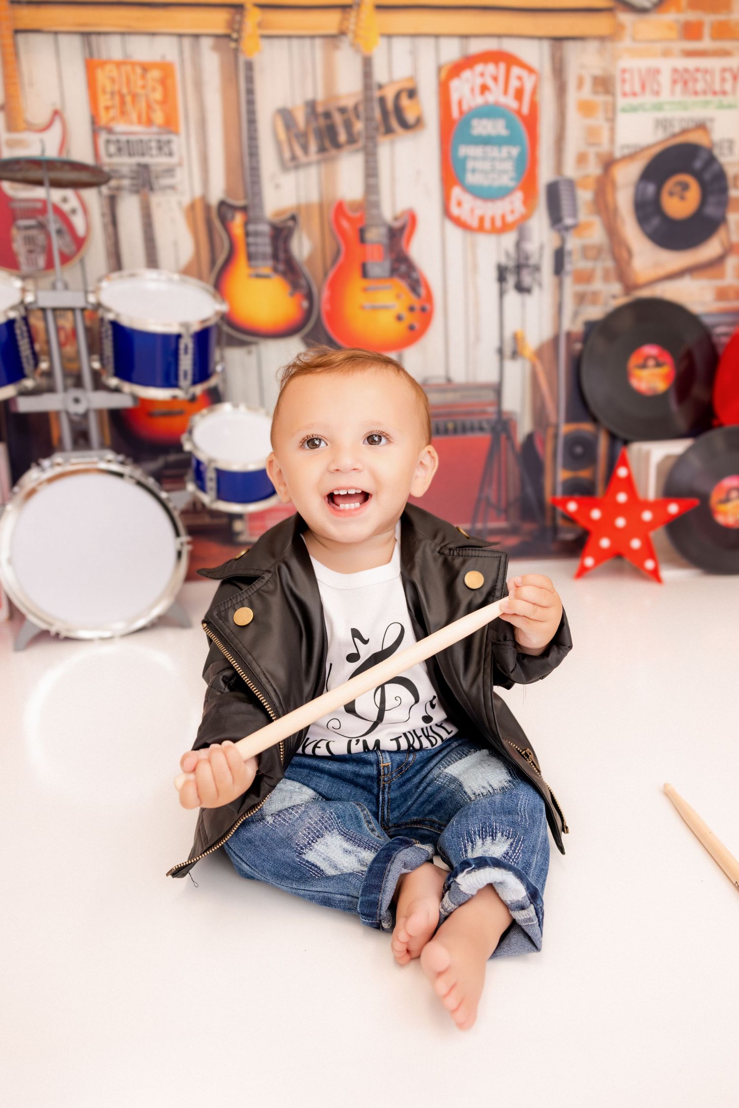 best Long Island cake smash photographer, Long Island birthday photographer, Long Island first birthday photo shoot, first birthday photos