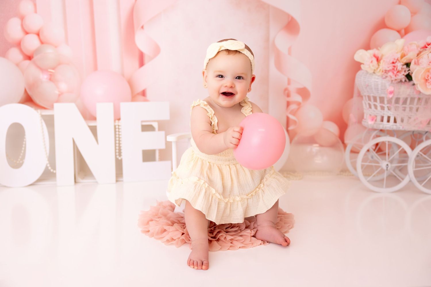 best Long Island cake smash photographer, Long Island birthday photographer, Long Island first birthday photo shoot, first birthday photos