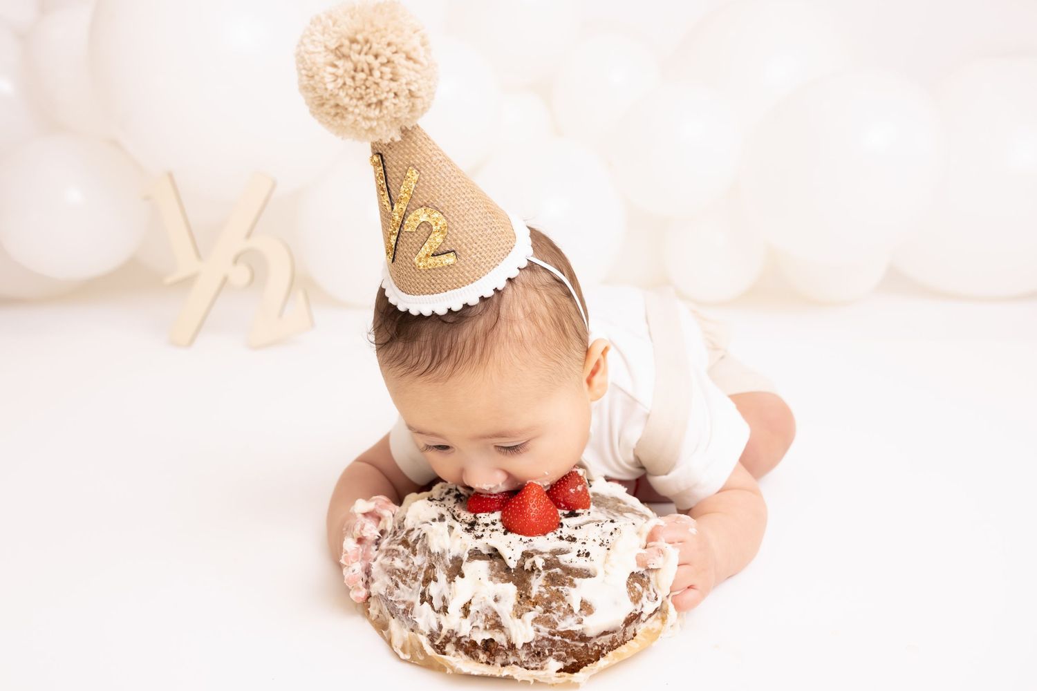 best Long Island cake smash photographer, Long Island birthday photographer, Long Island first birthday photo shoot, first birthday photos