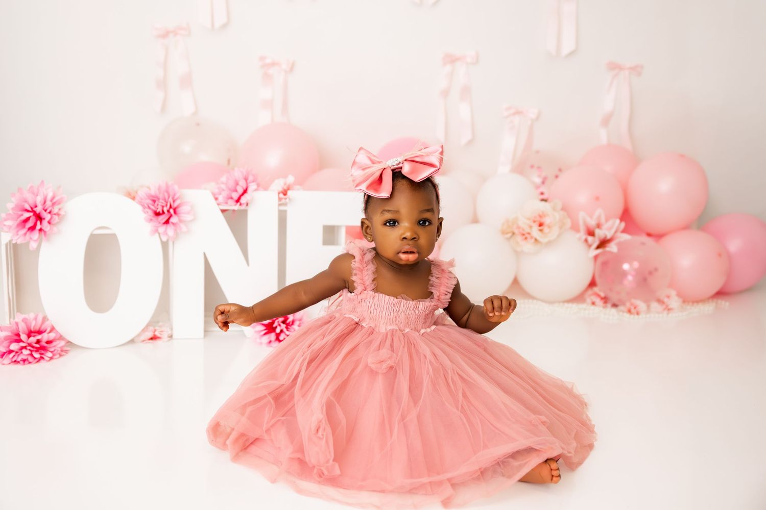 best Long Island cake smash photographer, Long Island birthday photographer, Long Island first birthday photo shoot, first birthday photos