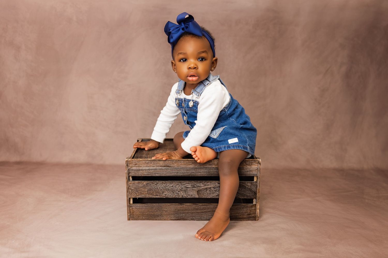 best Long Island cake smash photographer, Long Island birthday photographer, Long Island first birthday photo shoot, first birthday photos