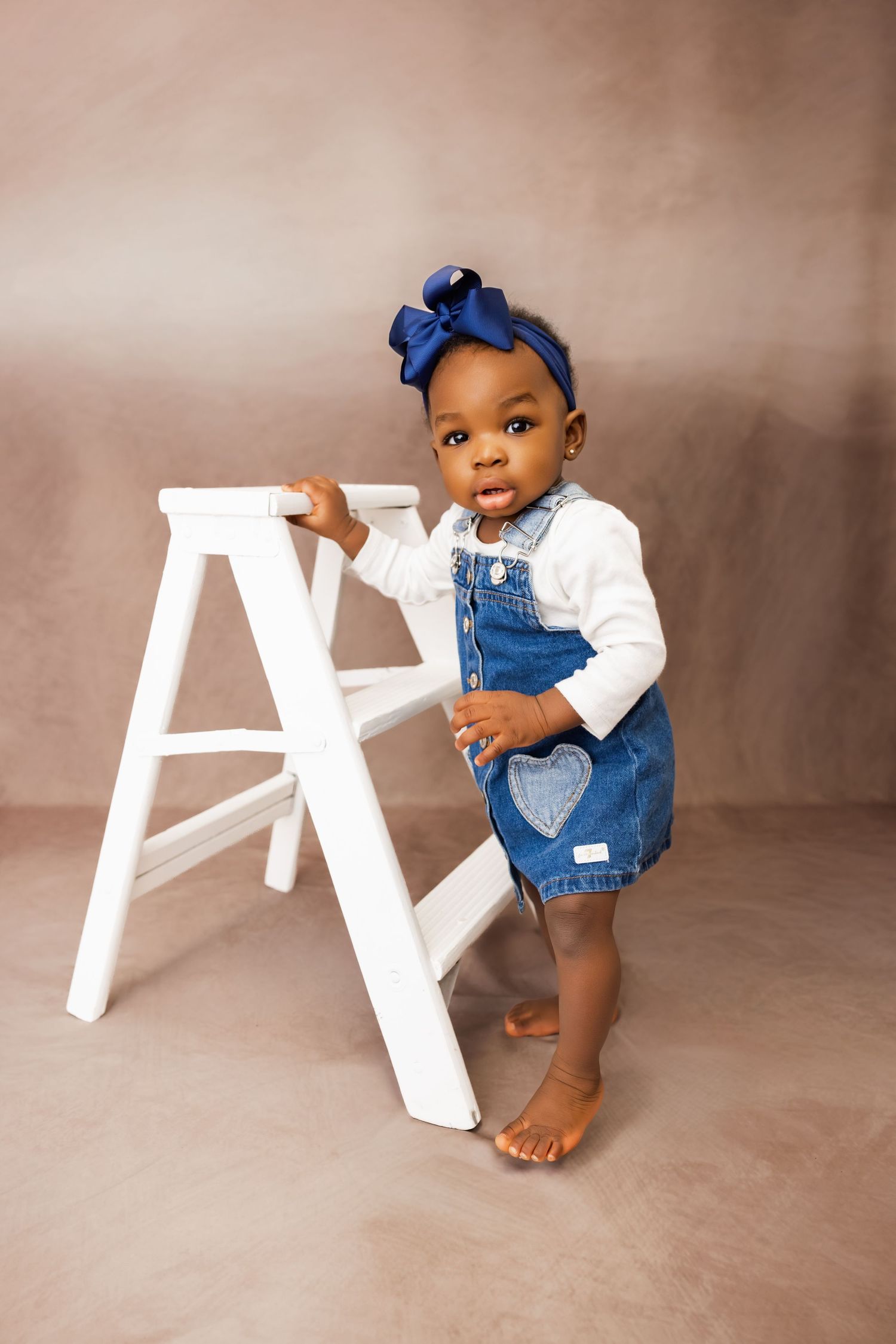 best Long Island cake smash photographer, Long Island birthday photographer, Long Island first birthday photo shoot, first birthday photos