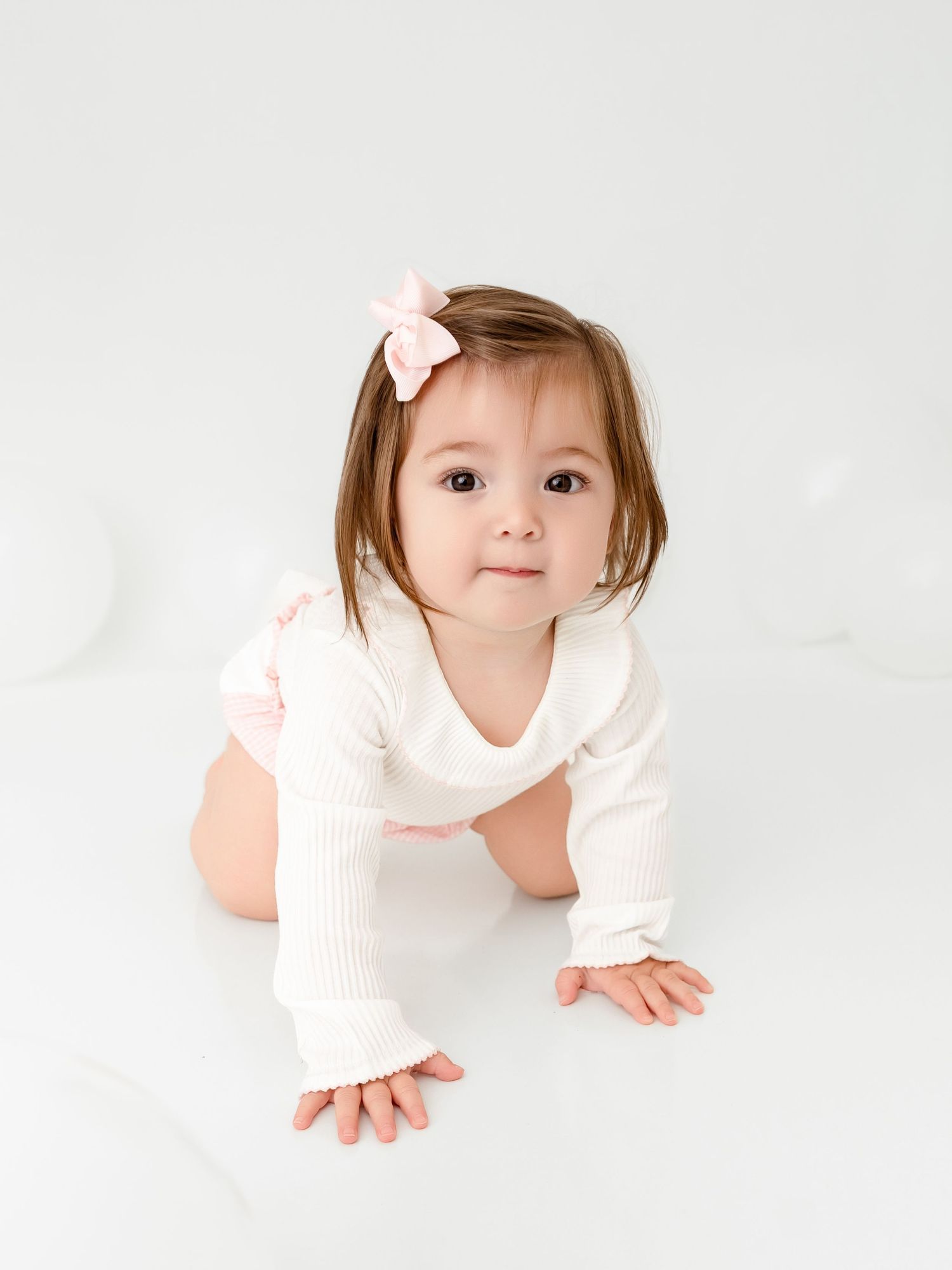 best Long Island cake smash photographer, Long Island birthday photographer, Long Island first birthday photo shoot, first birthday photos