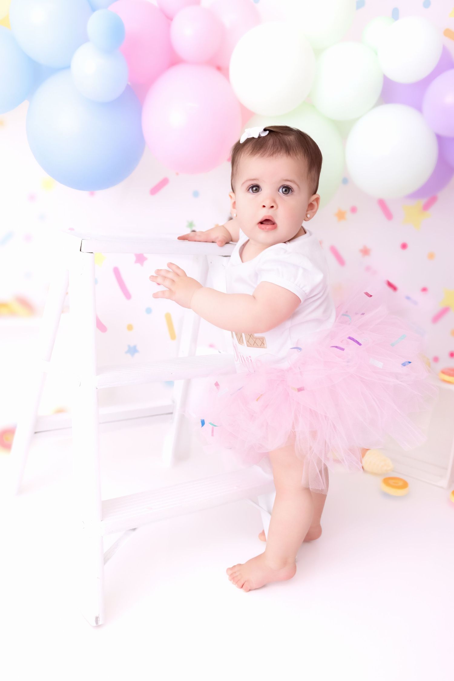 best Long Island cake smash photographer, Long Island birthday photographer, sweet one first birthday theme photo shoot, li first birthday